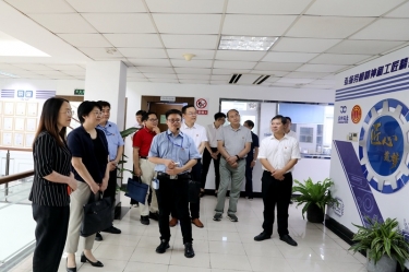 2020年7月14日，時(shí)任浙江省總工會(huì)黨組成員、副主席張衛(wèi)華一行蒞臨景興紙業(yè)調(diào)研推進(jìn)新時(shí)代產(chǎn)業(yè)工人隊(duì)伍建設(shè)改革工作